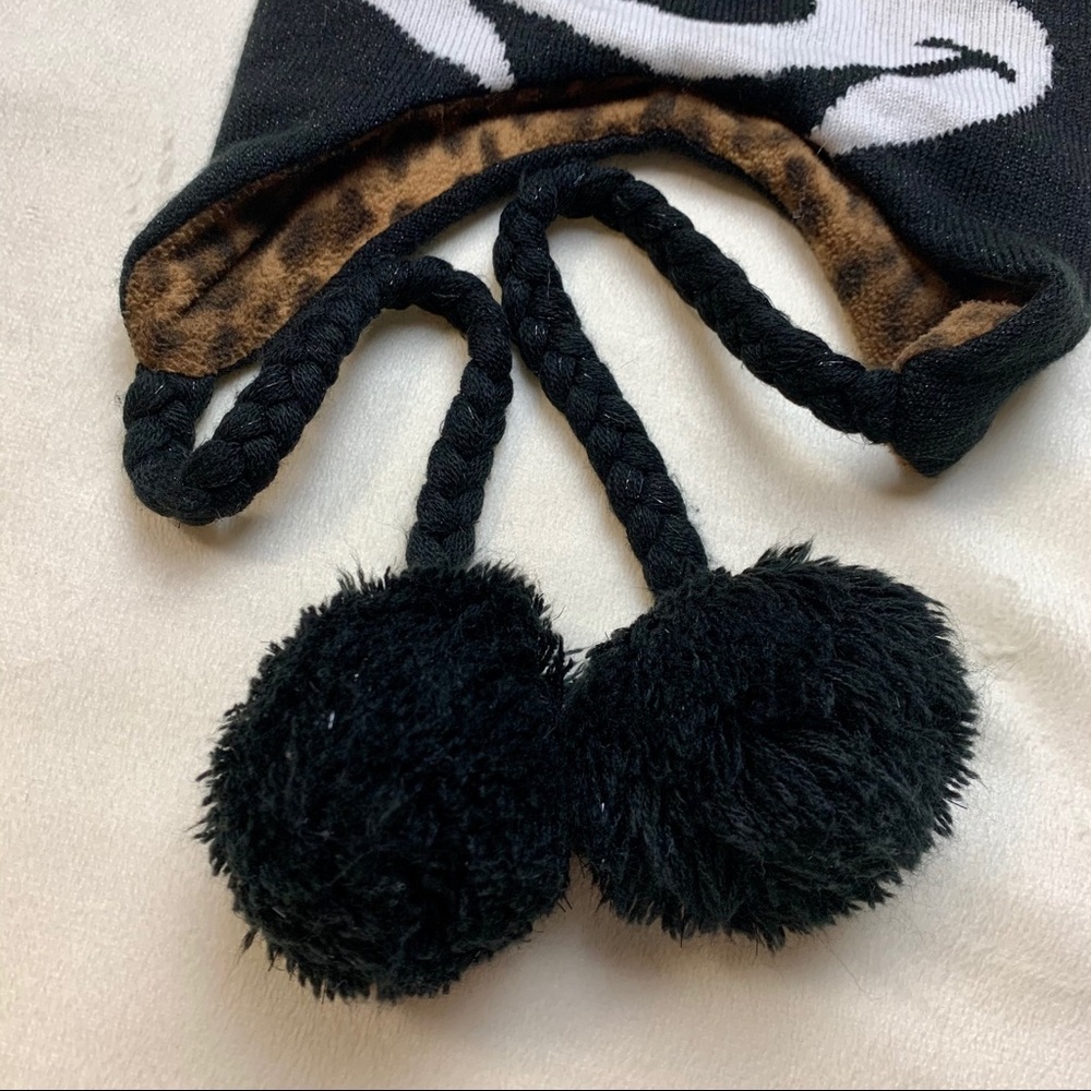 Walt Disney Mini Mouse Face with ears black white & Leopard print fleece Beanie - Picture 5 of 16